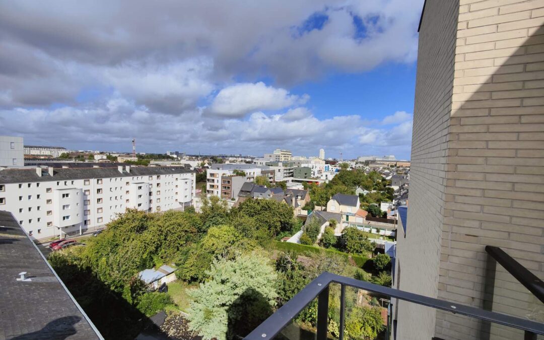 T3 en rooftop spacieux avec sa terrasse RENNES – réf 097/2463