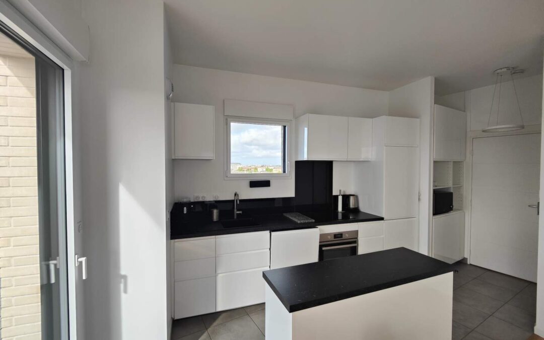 T3 en rooftop spacieux avec sa terrasse RENNES – réf 097/2585