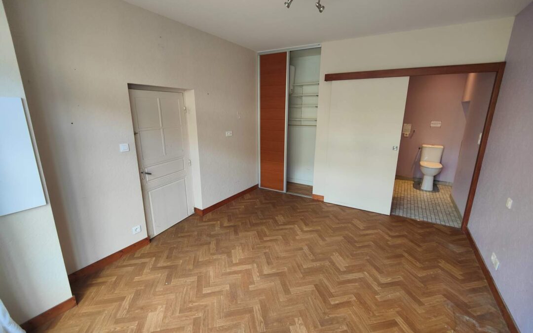 Maison d’habitation à rénover LANDUJAN – réf 097/2683