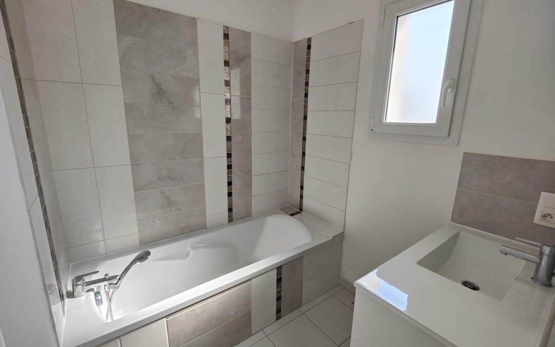 Maison contemporaine DOMLOUP – réf 097/2702